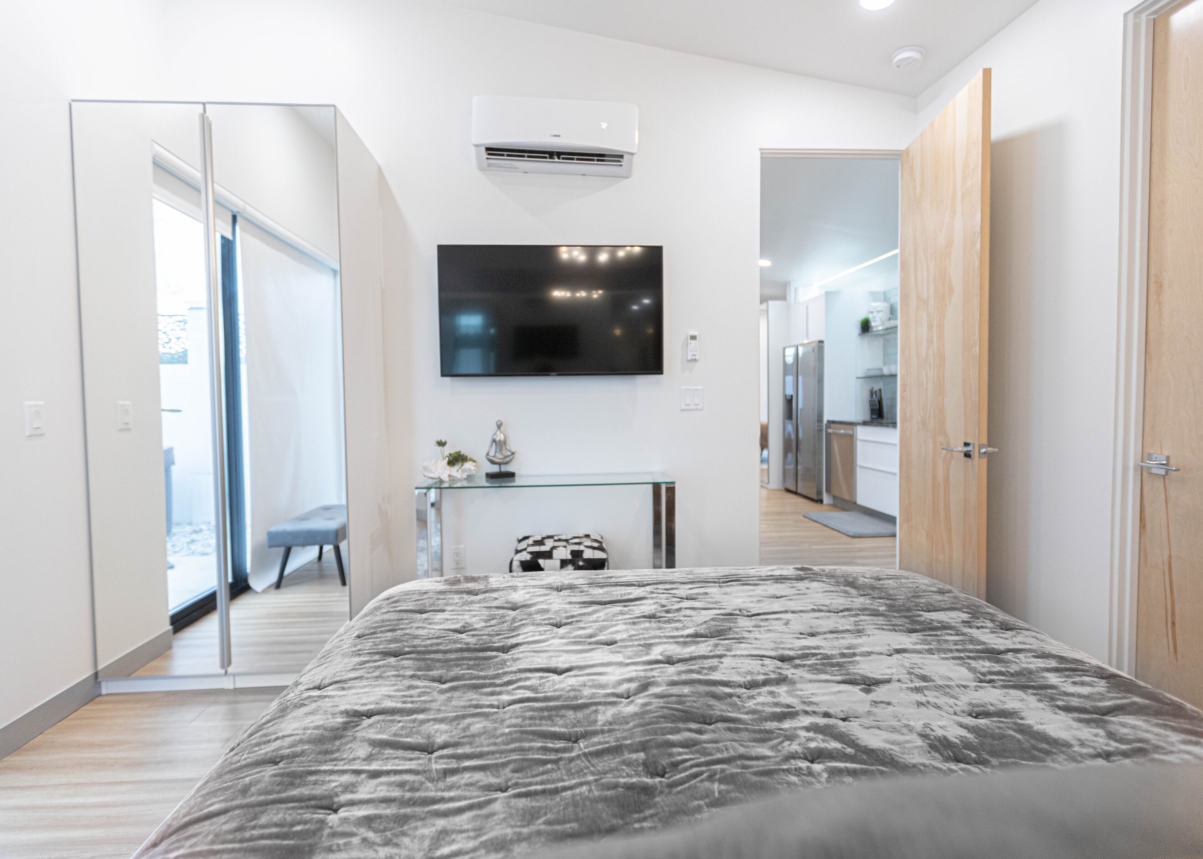 Villa near Stockton Lake with Hot Tub, Milk Way at Starburst