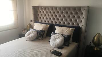 2 間睡房、熨斗/熨衫板、Wi-Fi、床單