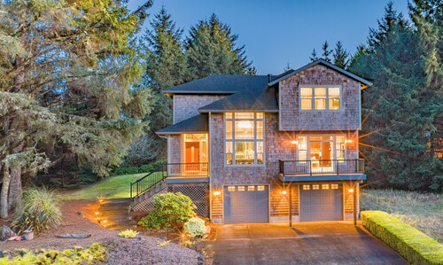 BEACH PATH, GAME ROOM, FIRE PIT, DOGS OK.. YOUR NEXT GREAT BEACH ADVENTURE!