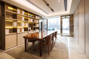 Ảnh chưa phân loại, 3 trong số 26 ảnh, nút