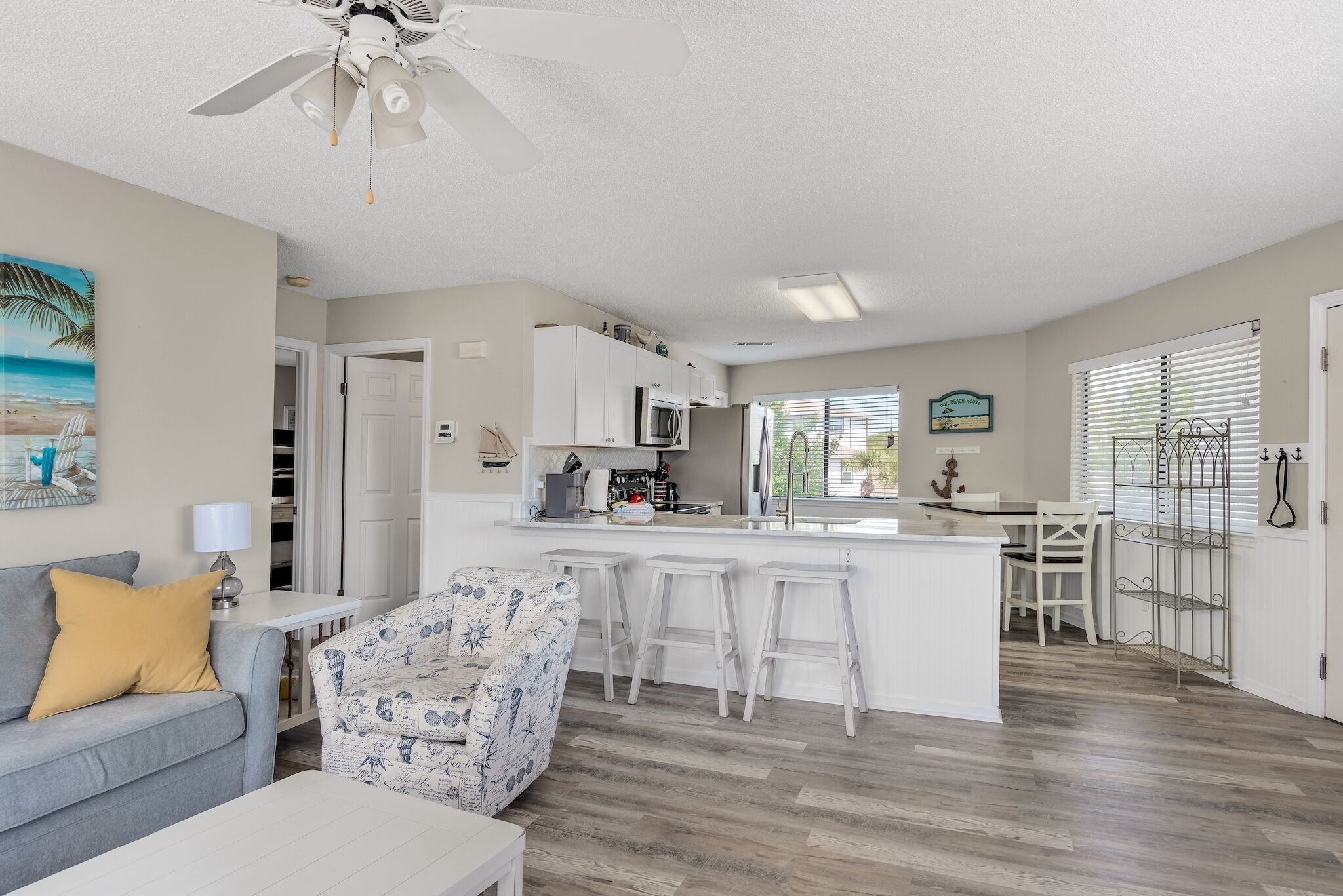 Micro-ondes, four, plaque de cuisson, lave-vaisselle