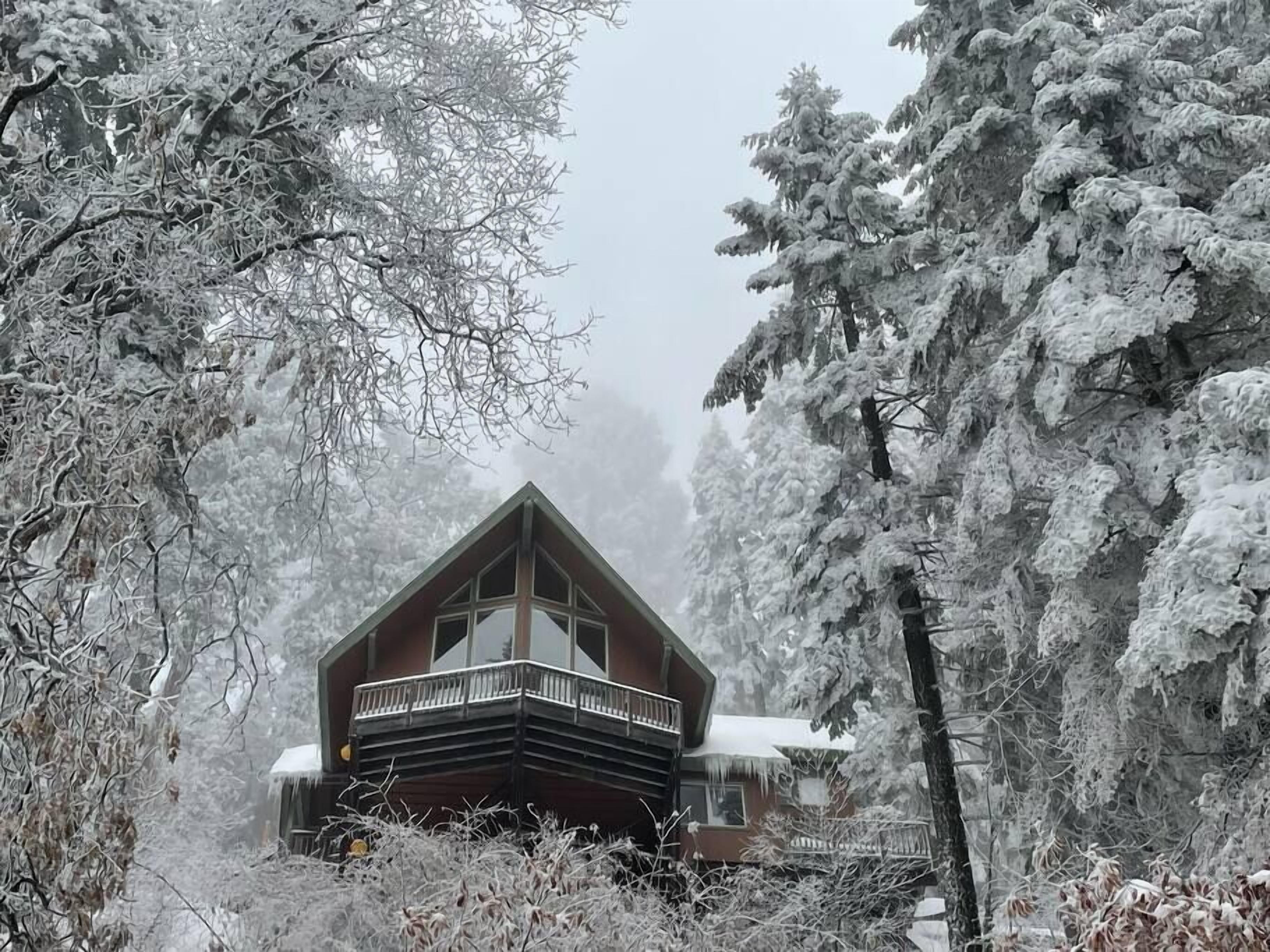Luxury Home (Giant Sequoias, Waterfalls, Hiking)