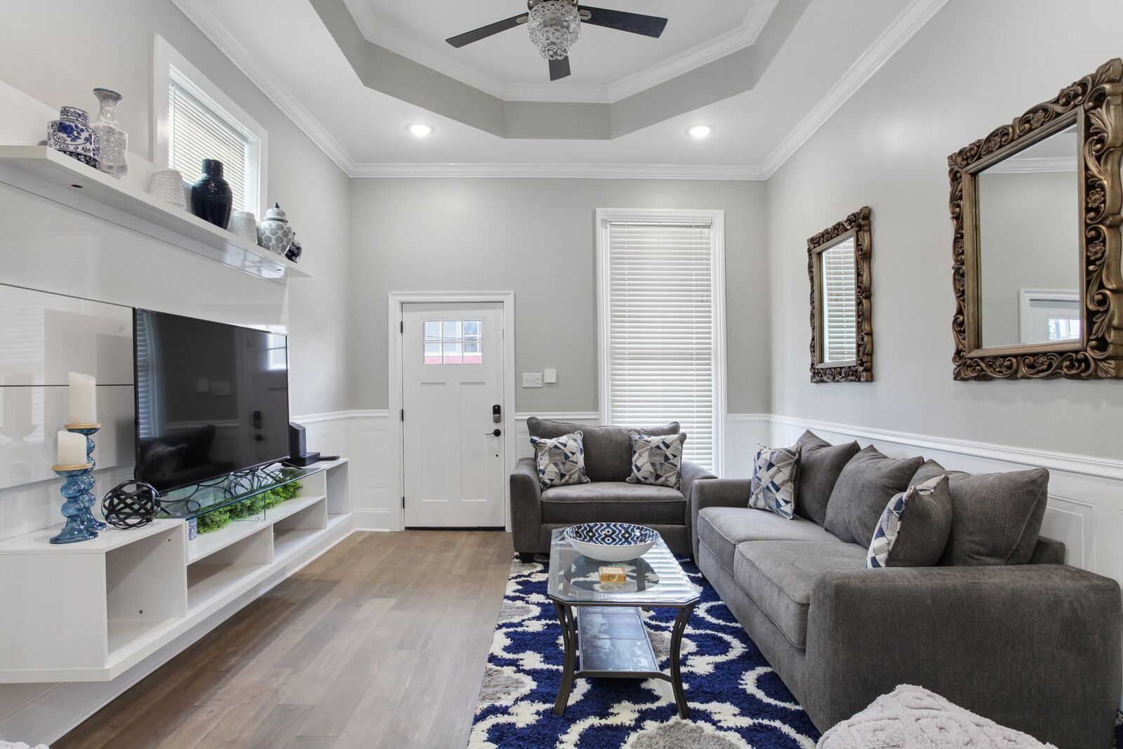 NOLA Mid-City Trolly Stop,Hop on Hop off Streetcar