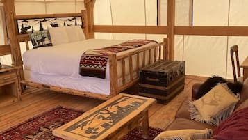 Tenda Premier, 1 kamar tidur, Bebas Asap Rokok, pemandangan gunung | 1 kamar tidur, seprai katun Mesir, dan seprai premium