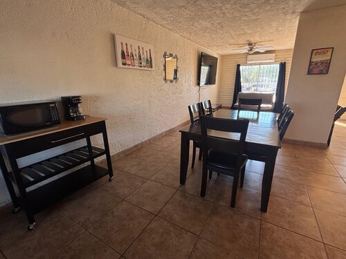 Shoreline Condo 4 Desert Oasis Free Wifi Cool  AC