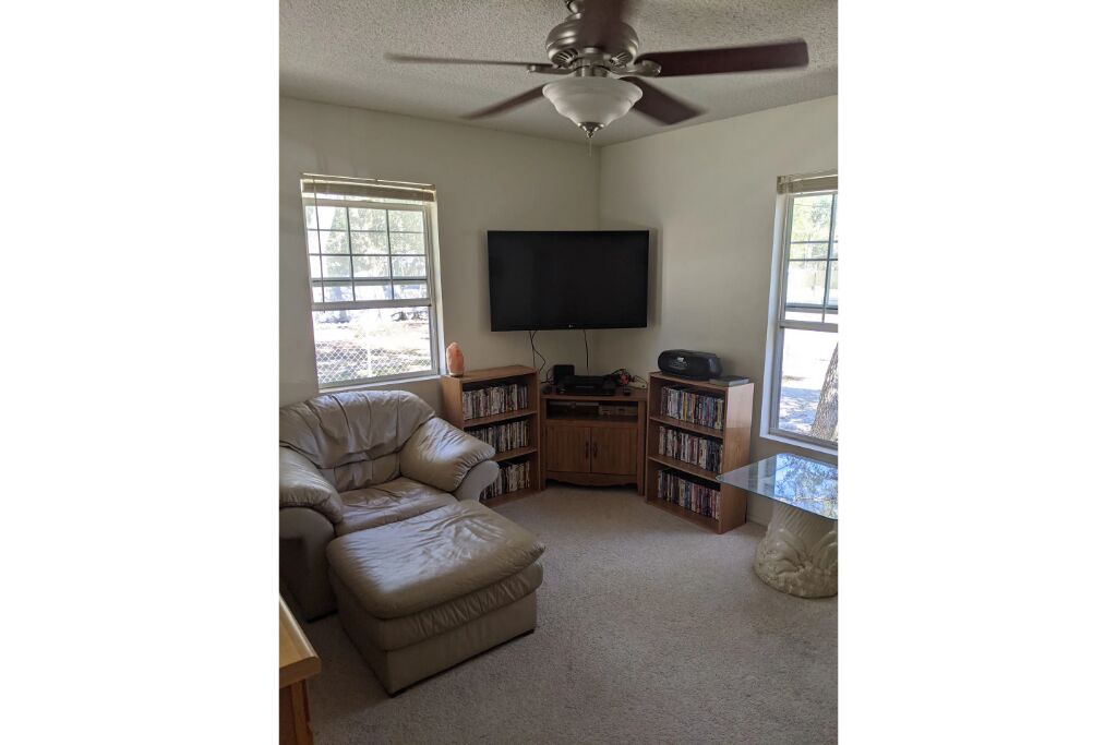 Peaceful 3 bedroom 2 bathroom house at the end of a deadend road.