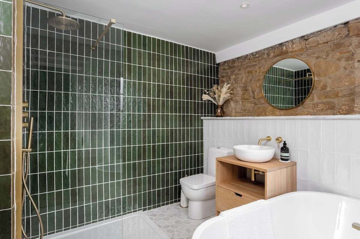Bathtub, hair dryer