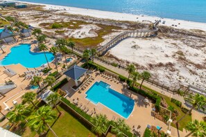 Piscine couverte, piscine extérieure