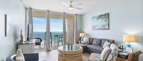 Smart TV, reproductor de DVD, libros y videoteca