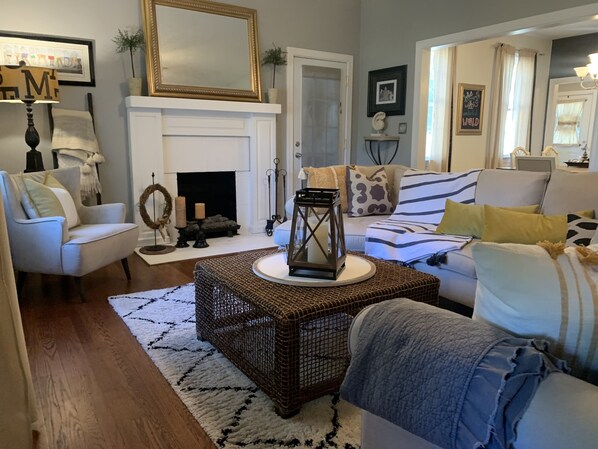 Smart TV, fireplace, video games, DVD player