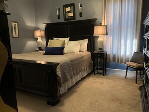 4 bedrooms, desk, iron/ironing board, free WiFi