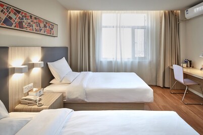 Hanting Hotel(train Station Xinhualian Plaza