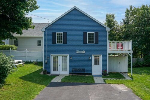Coastal Cottage in the heart of Kennebunk, ME