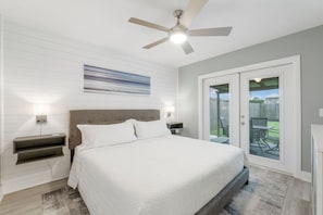 2 soverom, skrivebord, strykejern/-brett og wi-fi