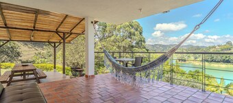 Beautiful Villa Guatape-Peñol with nice lake views  
