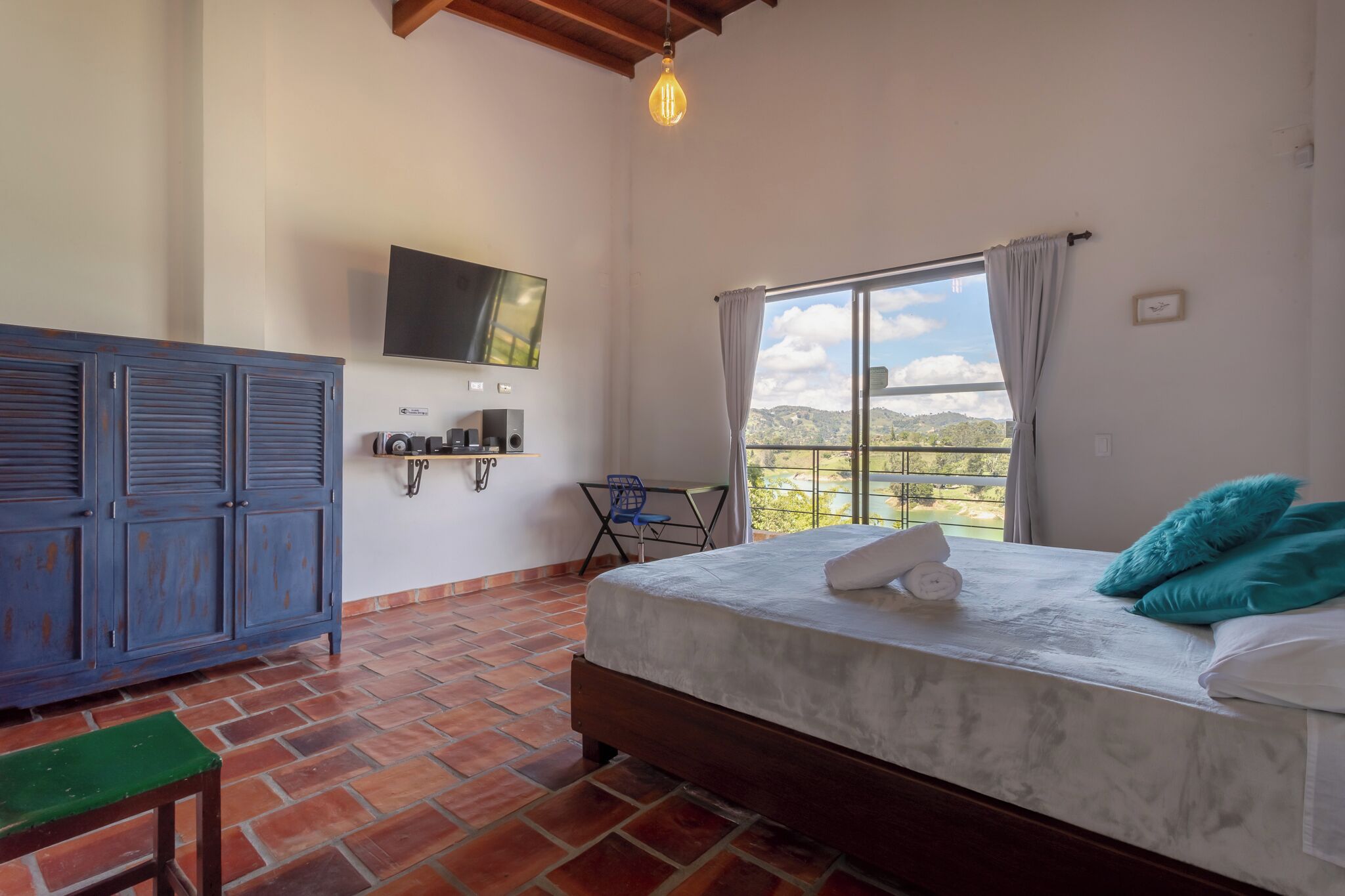 3 slaapkamers, een bureau, een strijkplank/strijkijzer, gratis wifi