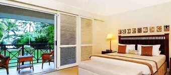 1 Plantation House