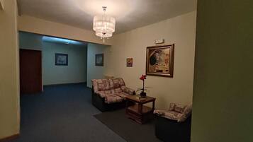 Télévision à écran plat de 24 pouces avec chaßnes numériques, télévision