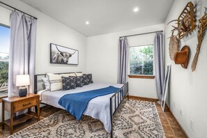 2 chambres, fer et planche à repasser, Wi-Fi, draps fournis