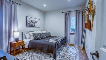 2 chambres, fer et planche à repasser, Wi-Fi, draps fournis