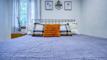 2 chambres, fer et planche à repasser, Wi-Fi, draps fournis