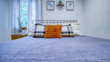 2 dormitorios, tabla de planchar con plancha, wifi y ropa de cama