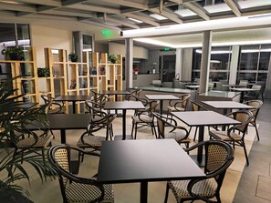 Colazione a buffet inclusa, servita tutte le mattine 