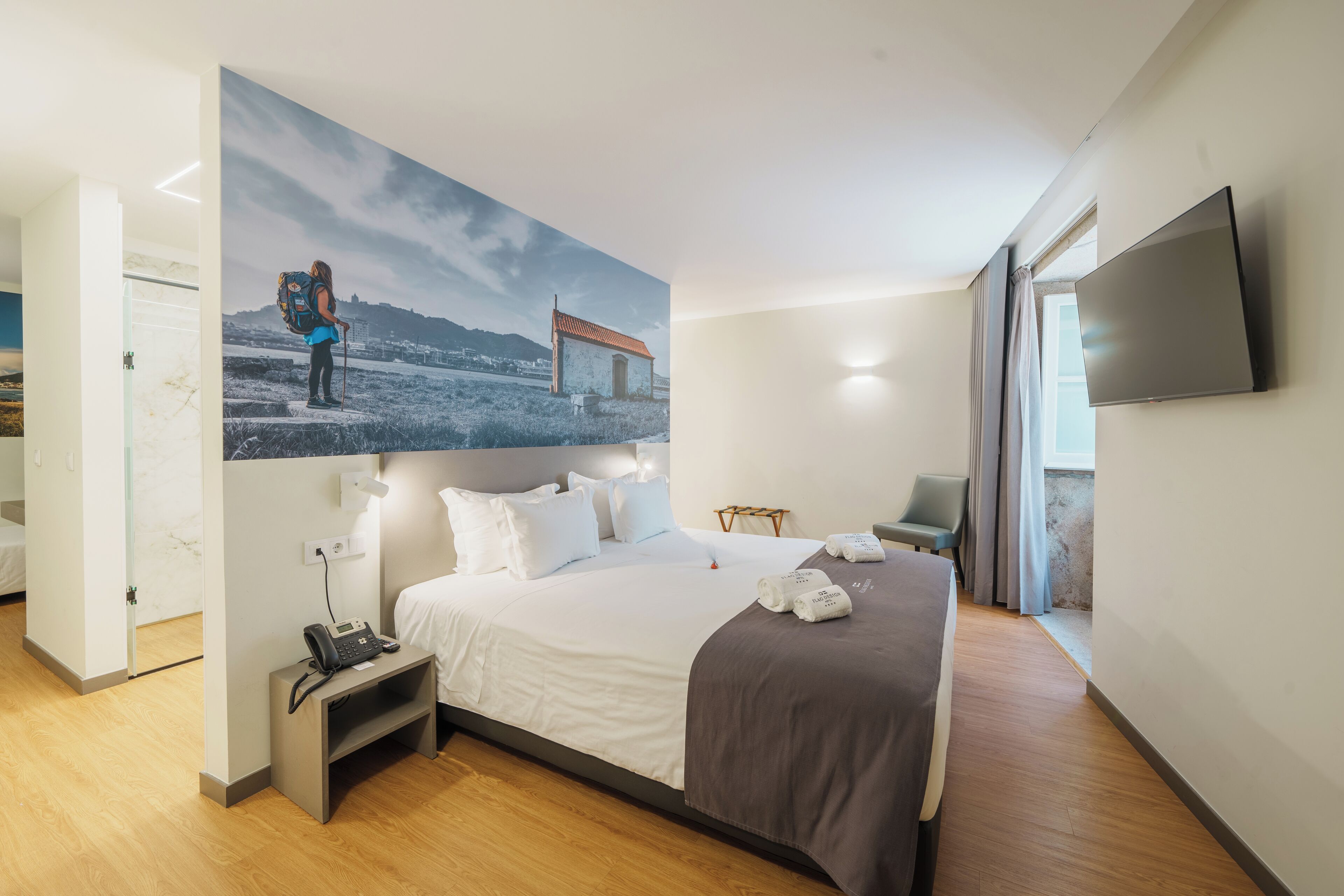 family room | 1 bedroom, desk, laptop workspace, free wifi