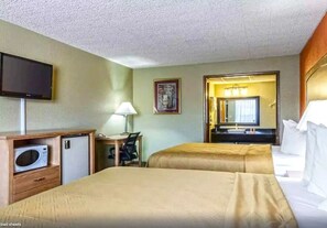 Soundproofing, iron/ironing board, free WiFi - Marifah Inn (Salina)