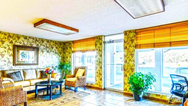 Living area - Marifah Inn (Salina)