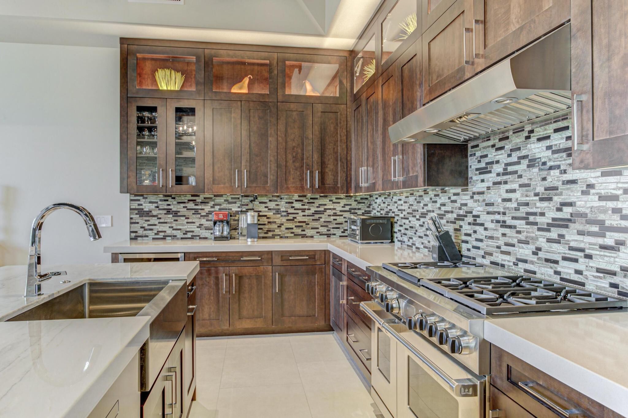 R006B Villa 606 S. Valhalla