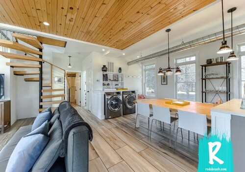 Rodo Beach Cottage - Dog Friendly Private Beach with Pier - Tesla Charger