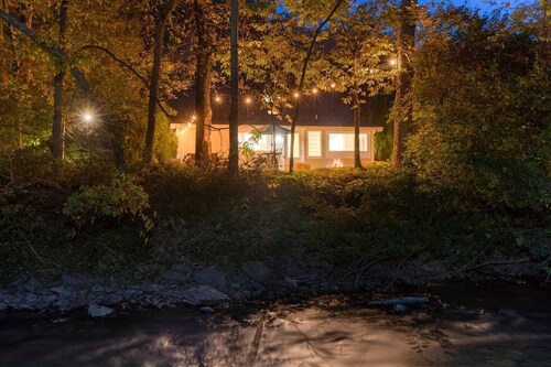 Limestone Landing - Cozy Luxury Retreat w/ Hot Tub