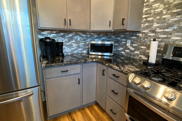 Frigorifero, microonde, forno, piano cottura