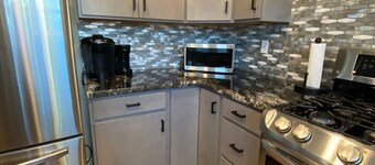 Flagstaff House 7person spa Snowbowl Grand Canyon Sedona Golf Hiking Fishing A/C