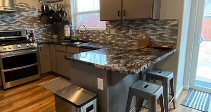 Flagstaff House 7person spa Snowbowl Grand Canyon Sedona Golf Hiking Fishing A/C