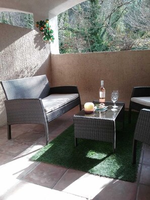 Terrace/patio - Human Hotel Résidence  (Villecroze)