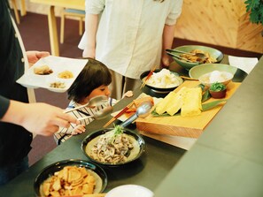 Daily Japanese breakfast (JPY 1100 per person)