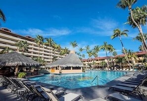 A heated pool - Resort Condo w/ it all! Pool/Courtyard views,  terrace bar, 1blk to Medano Beach (Cabo San Lucas)