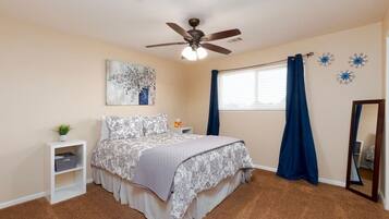 3 habitaciones, tabla de planchar con plancha, wifi y ropa de cama