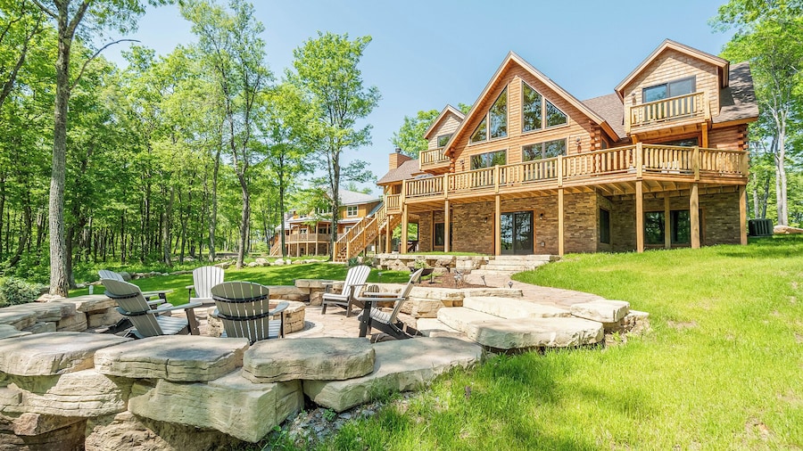 A Lil Slice of Heaven by Taylor Made Deep Creek