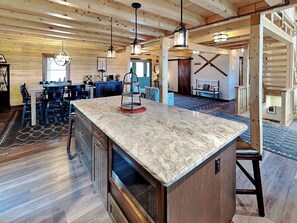 House (5 Bedrooms) | Property amenity