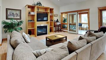 Casa (5 Bedrooms) | Servicio de la propiedad