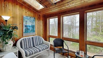 Casa (5 Bedrooms) | Servicio de la propiedad