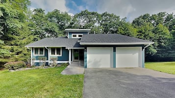 House (5 Bedrooms) | Property amenity