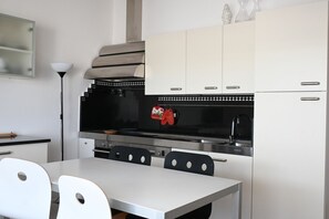 Dining - CASA DEL SOLE SX - Numana, wonderful two-room apartment in the square (Numana)