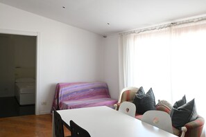 1 habitación y ropa de cama 