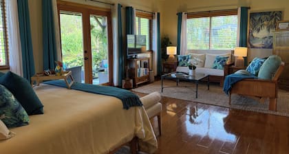 Private guest house on gorgeous tropical 3 acre estate perfect central location.