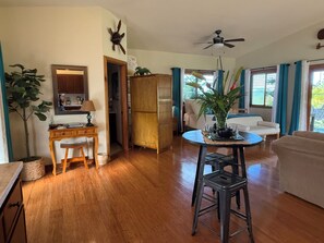 Smart TV, books, stereo - Private guest house on gorgeous tropical 3 acre estate perfect central location. (Keaau)