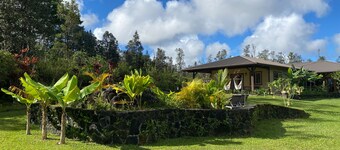 Private guest house on gorgeous tropical 3 acre estate perfect central location.